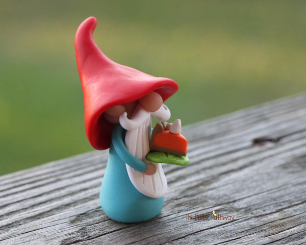 Gnome with pumpkin pie- miniature garden gnome figure 1