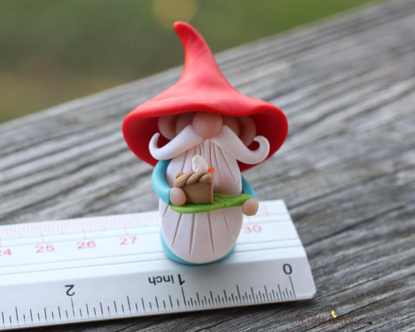 Gnome with pumpkin pie- miniature garden gnome figure 2