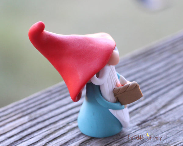 Gnome with pumpkin pie- miniature garden gnome figure - Jones