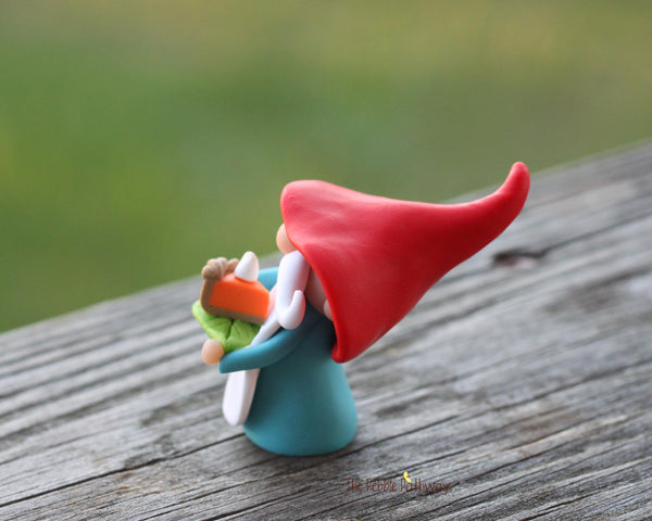 Gnome with pumpkin pie- miniature garden gnome figure 2