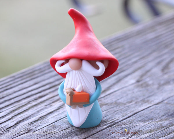 Gnome with pumpkin pie- miniature garden gnome figure - Jones