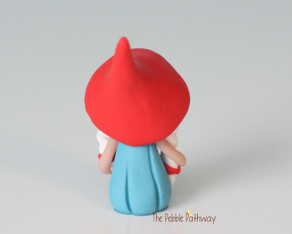 Artist gnomette - Girl Gnome with paint brush and palette - miniature garden gnome figure - Zaltana